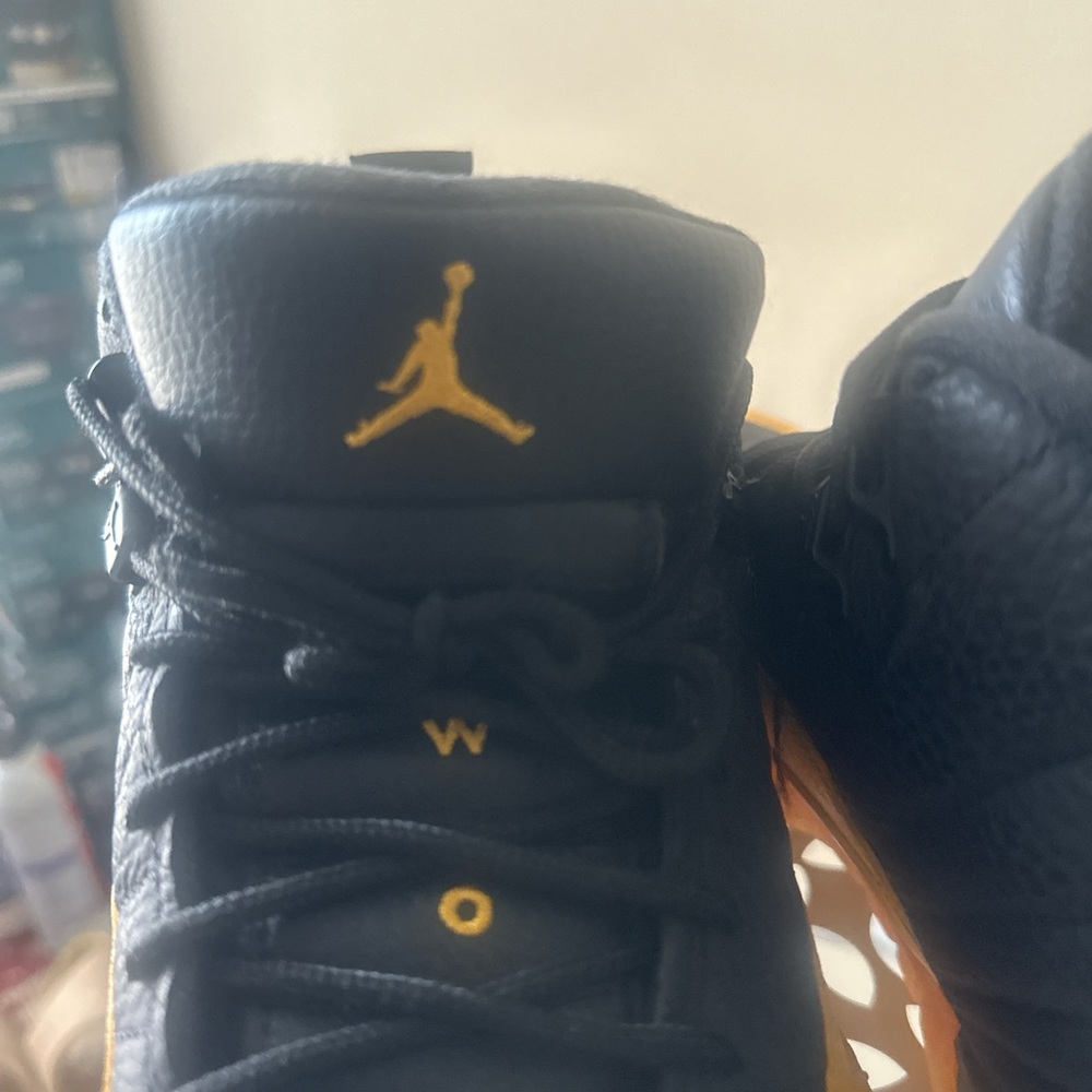 Jump Black and Yellow Sneakers